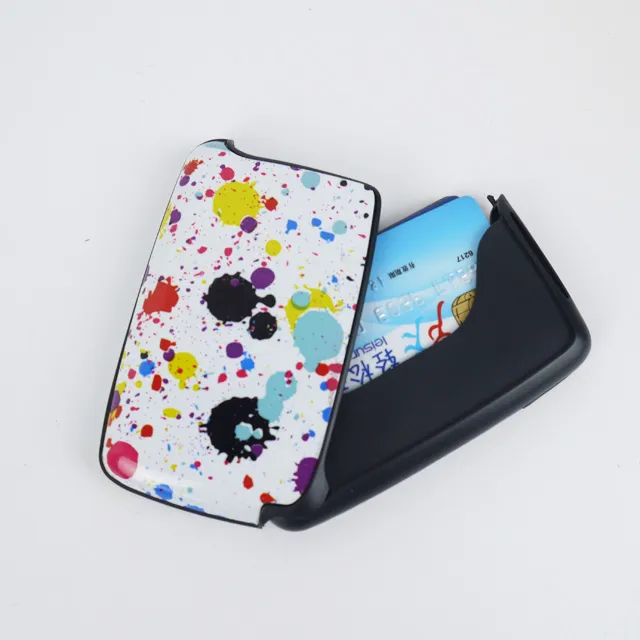 Хөнгөн цагаан зээлийн карт эзэмшигч ажил хийдэг үү?